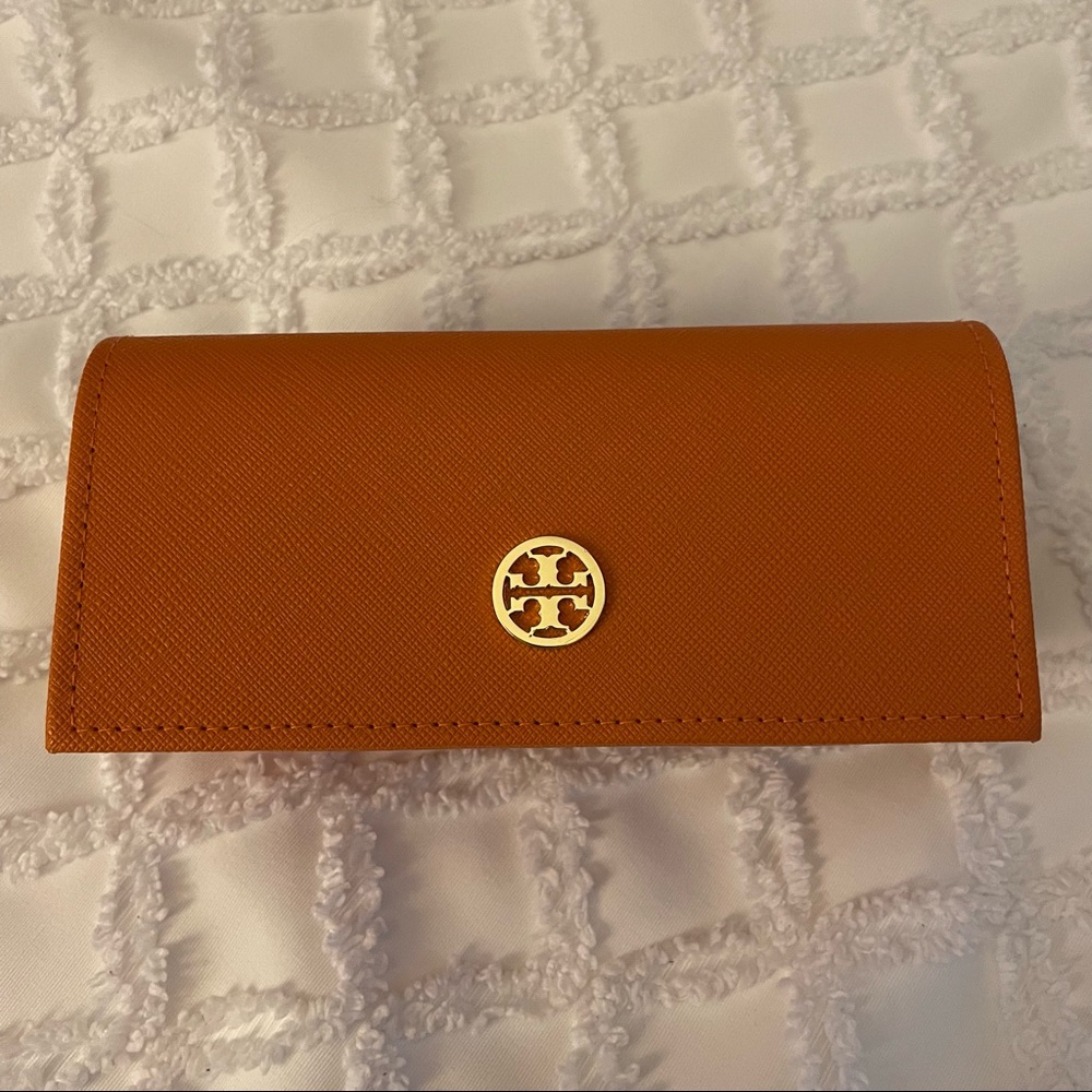 Tory Burch Sunglasses Case - Picture 2 of 12